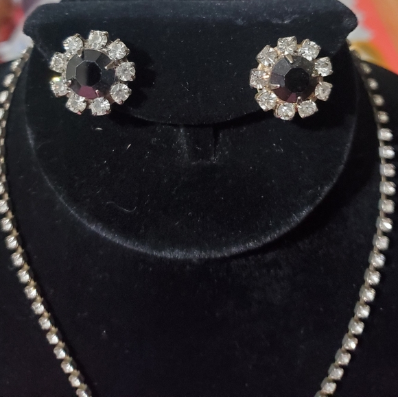 Prom Gorgeous Vintage Rhinestone Necklace & Earrings - Picture 3 of 4